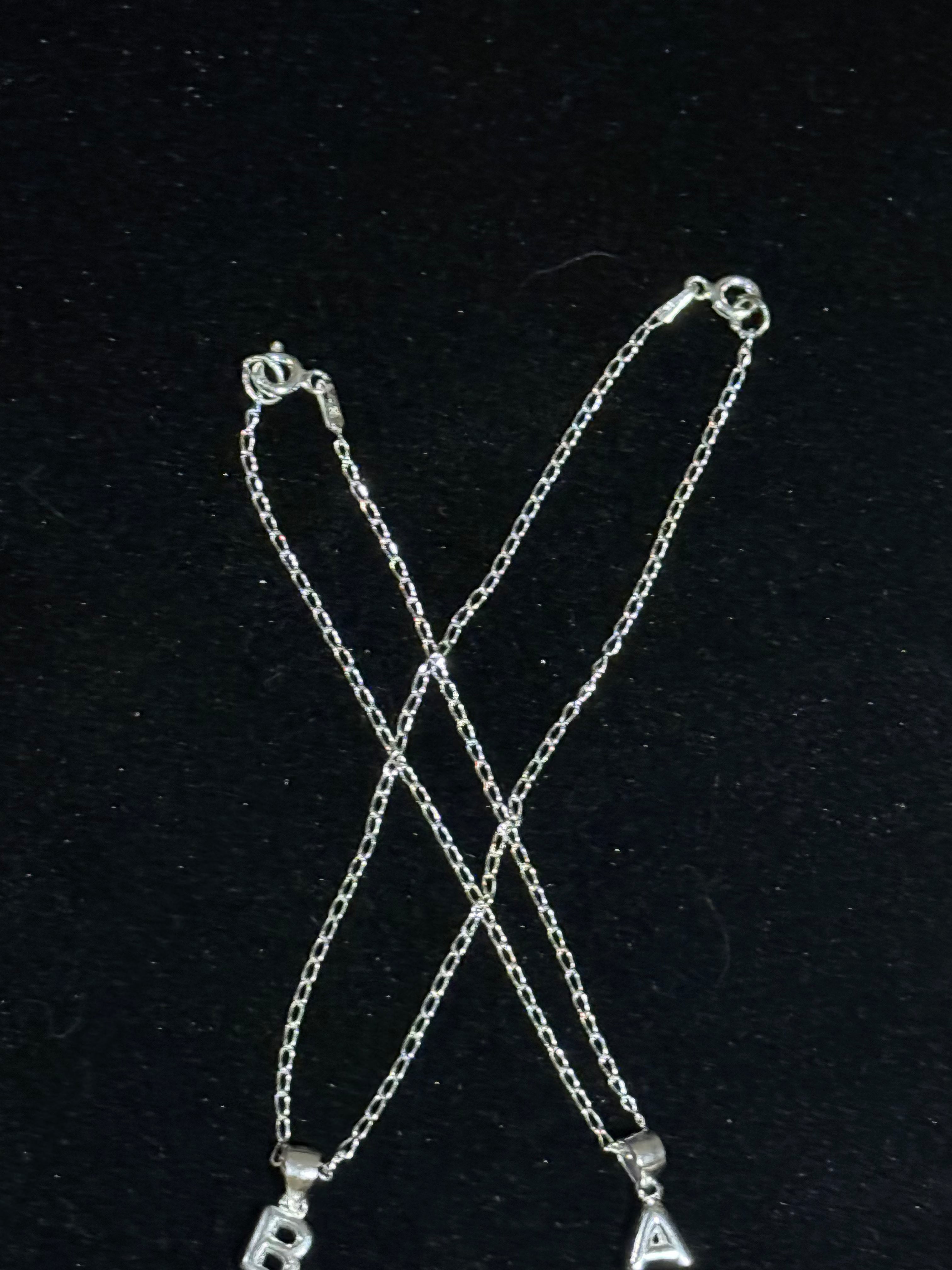 Pulsera Forzatina Alargada con Dije de Letra – Plata 925