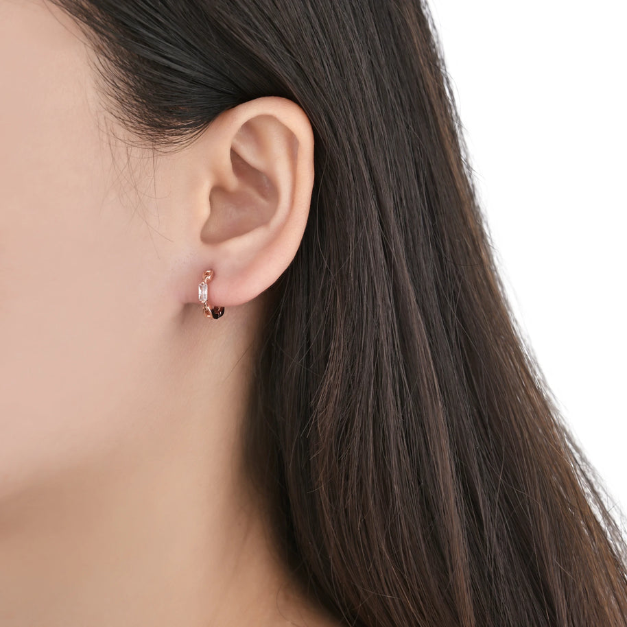 Aretes Huggies Éclat Link – Plata 925 con Baño Oro Rosado