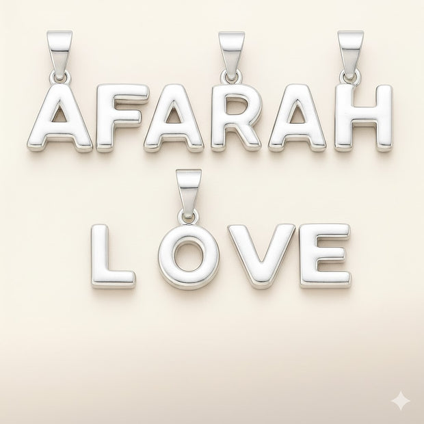 Cadena de Plata 925, con dije de "INICIALES SERIFAS"